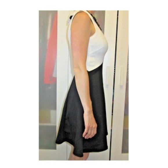 Vintage Black and White Dress with Attached Necklace by Quiz UK 8 = US Size 4 - Picture 6 of 10